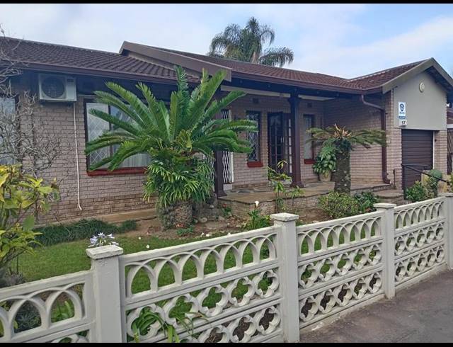 3 BEDROOM SIMPLEX FOR SALE IN ESCOMBE